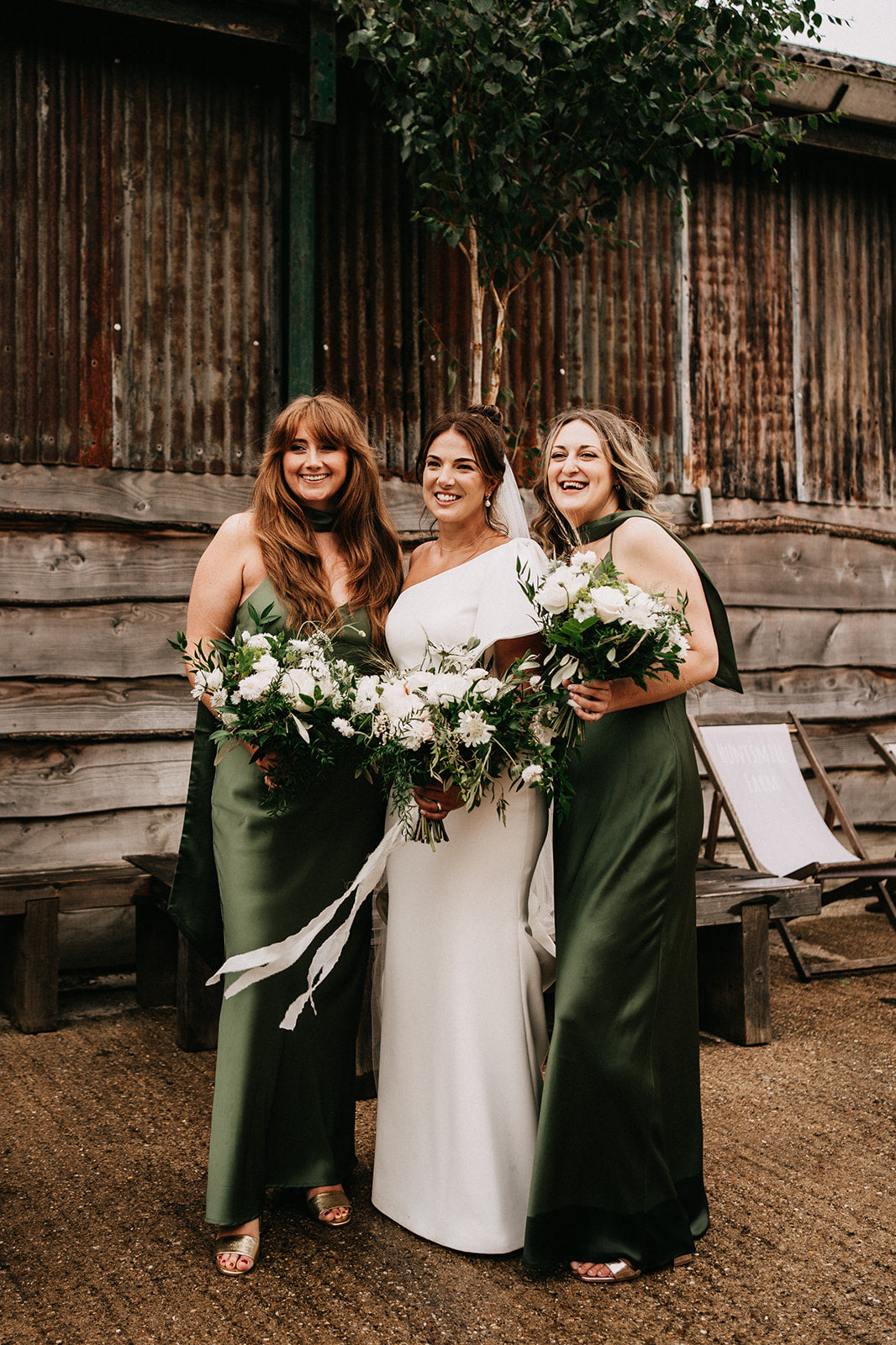Olivgrüne Brautjungfernkleider aus Satin