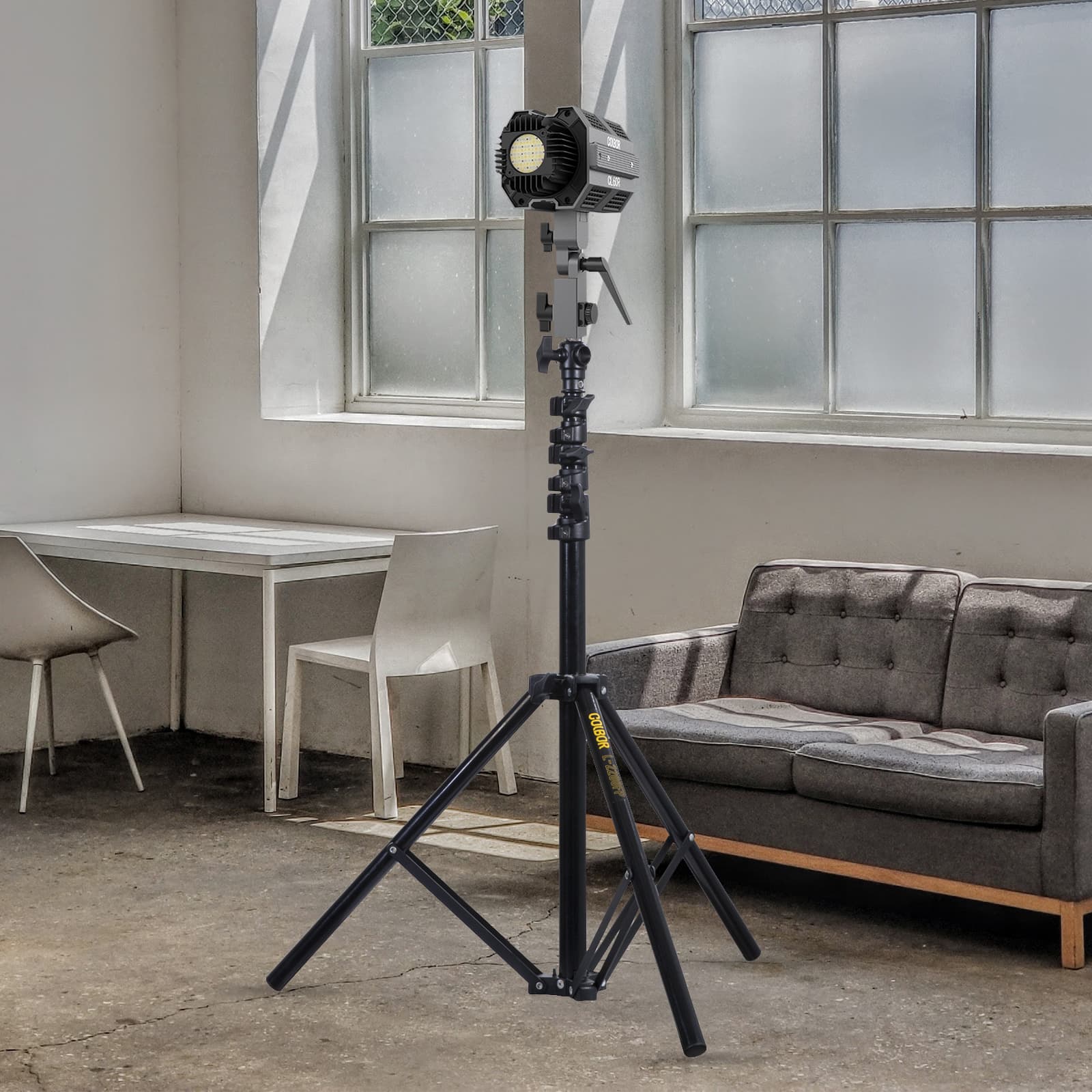 COLBOR 2200FP light stand for video recording is used to support COLBOR CL60R.