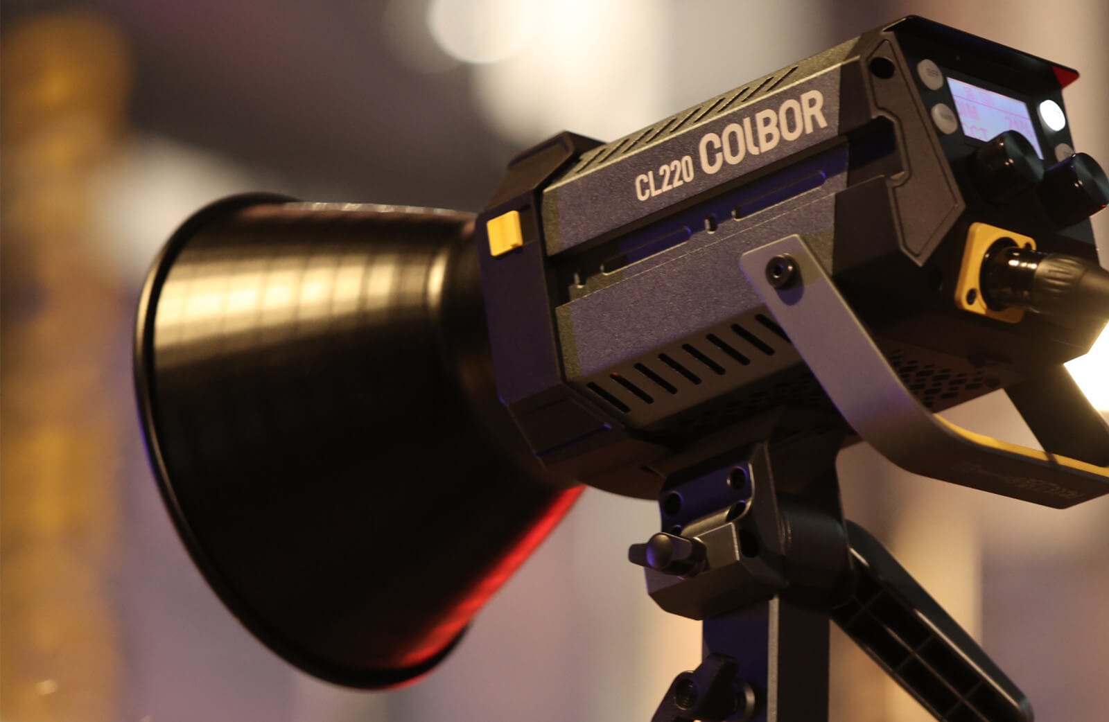 COLBOR CL220 professional LED studio lights are mounted with a reflector.