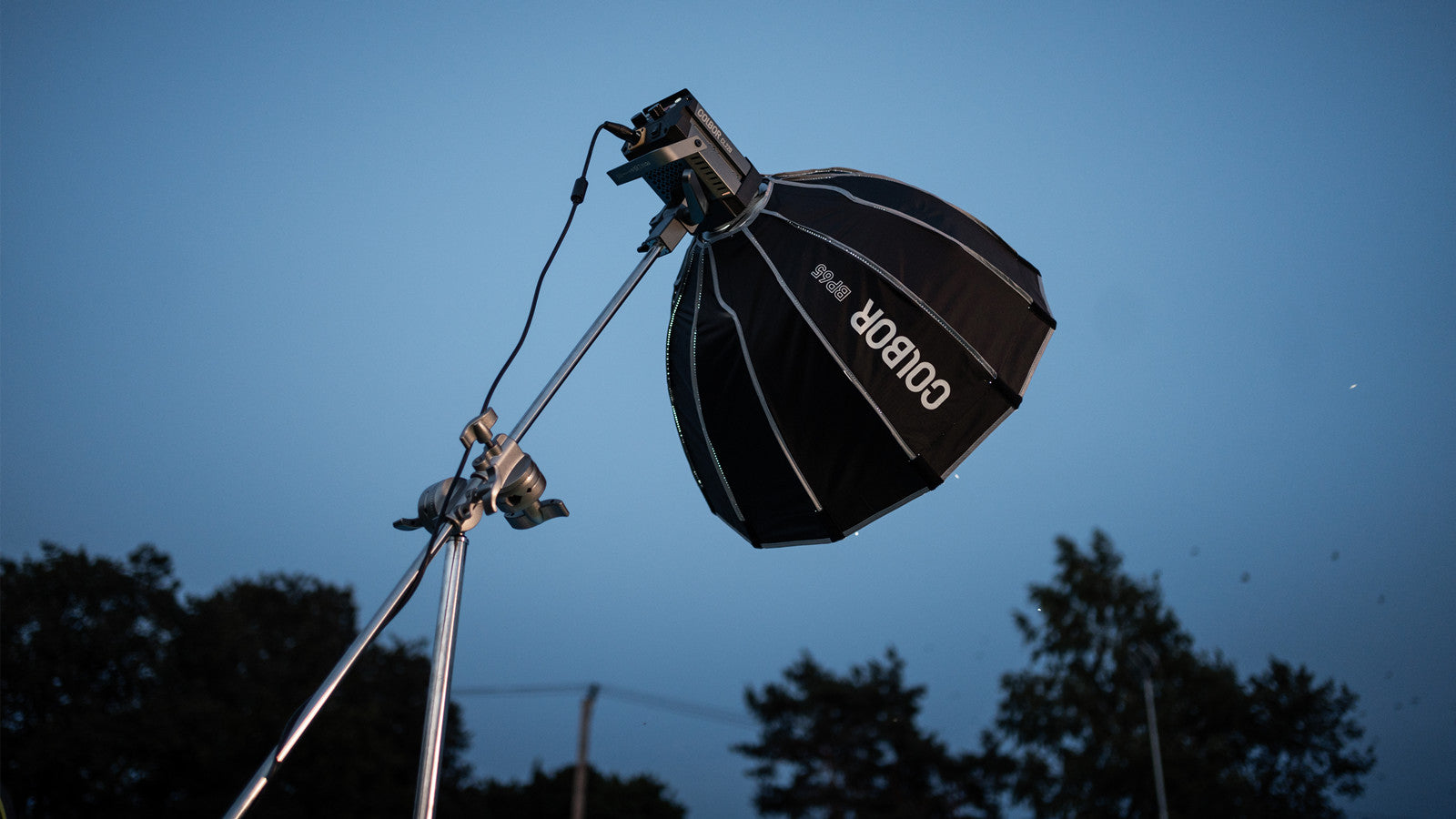 Softbox light: It gives you more control over lighting for recording YouTube videos