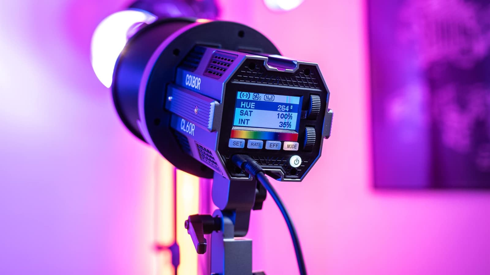 COLBOR CL60R can offer background lighting for YouTube videos in various colors.
