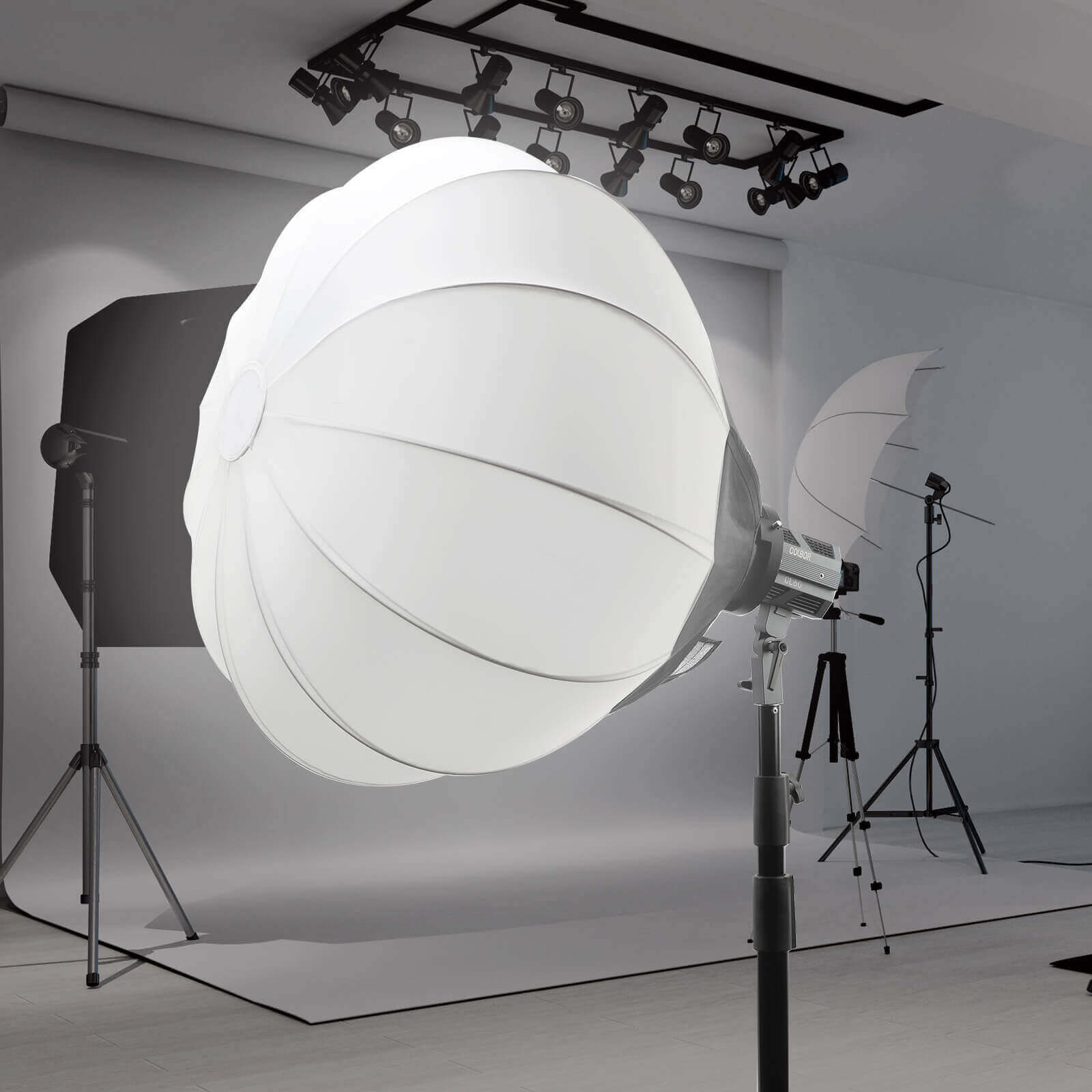 COLBOR BL65 is used with COLBOR lights to offer soft lighting for studio shooting.