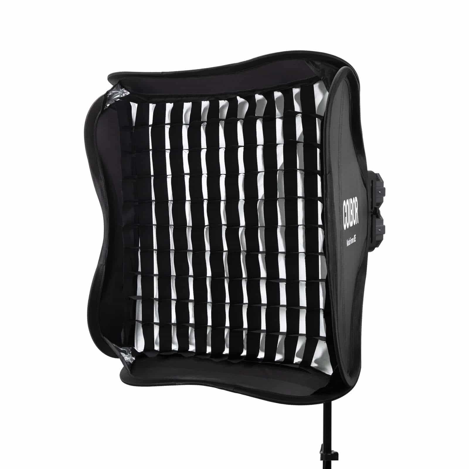 COLBOR ModuFrame SE 60x60 softbox comes with a grid.