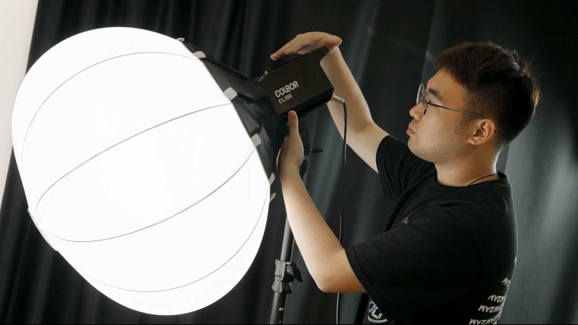COLBOR CL100 is one of the LED lights for photography studio.