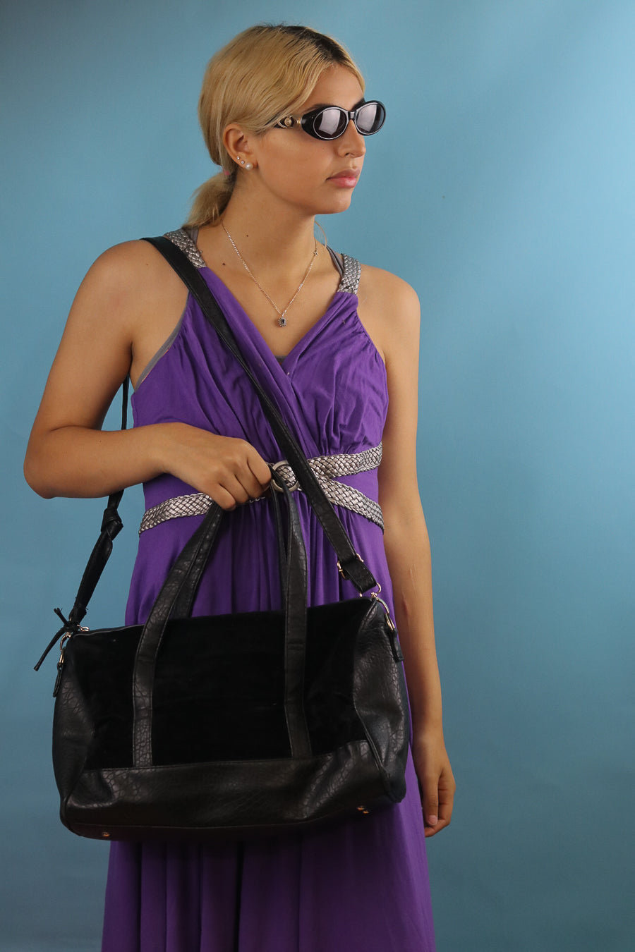 Vintage Y2K Women Black Duffle Leather Shoulder Bag 