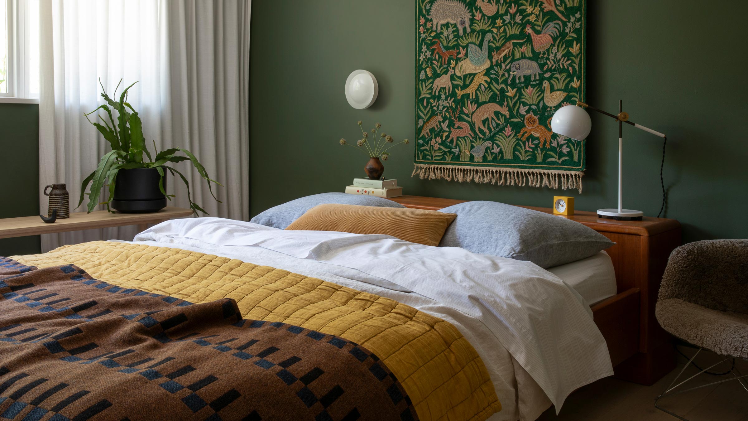 How-To: The Art of Creating a Cozy Bed – Schoolhouse