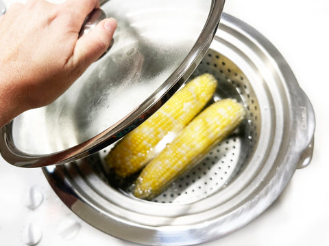 cook corn in stockpot with steamer insert
