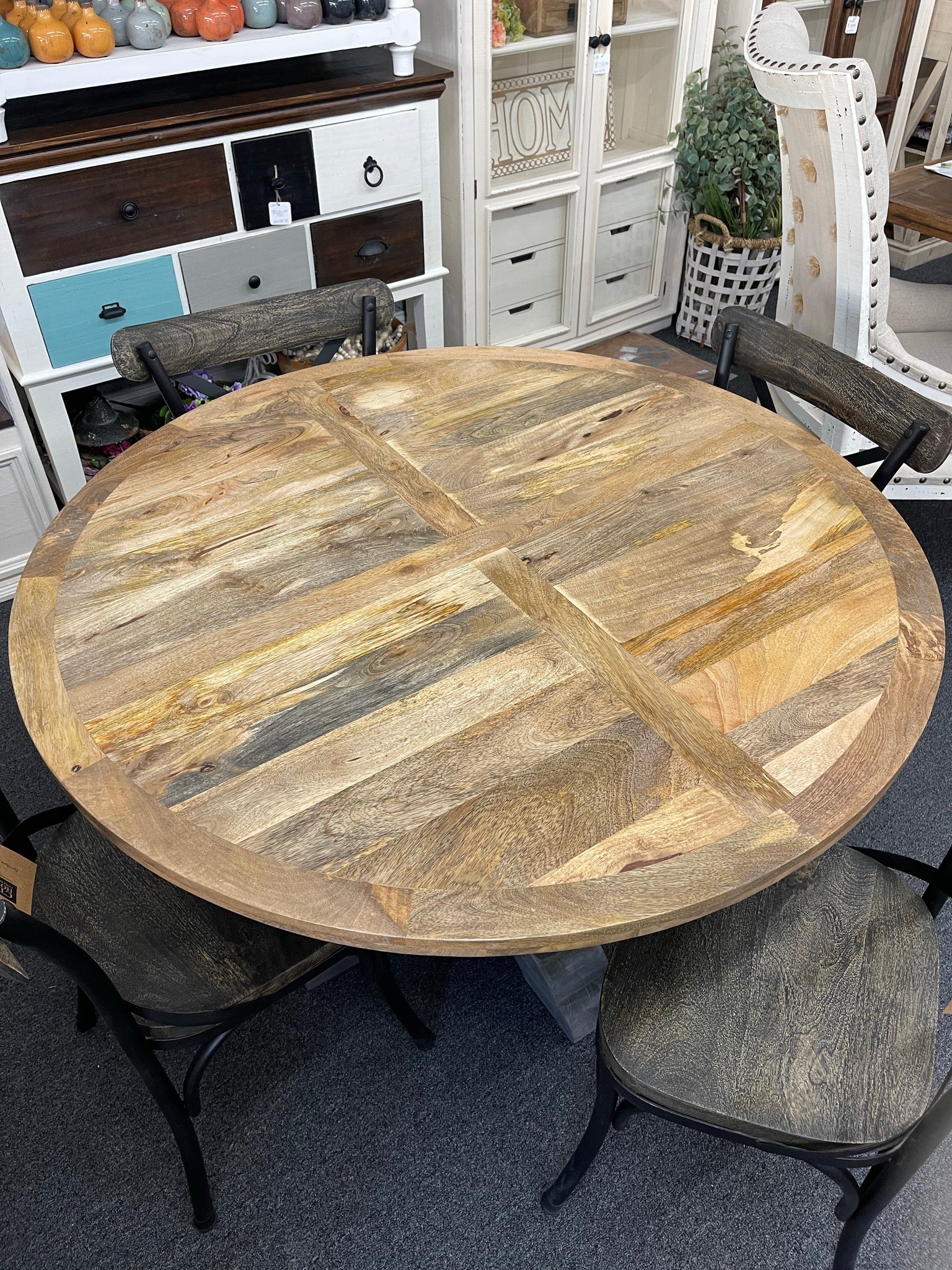 circular farmhouse dining table