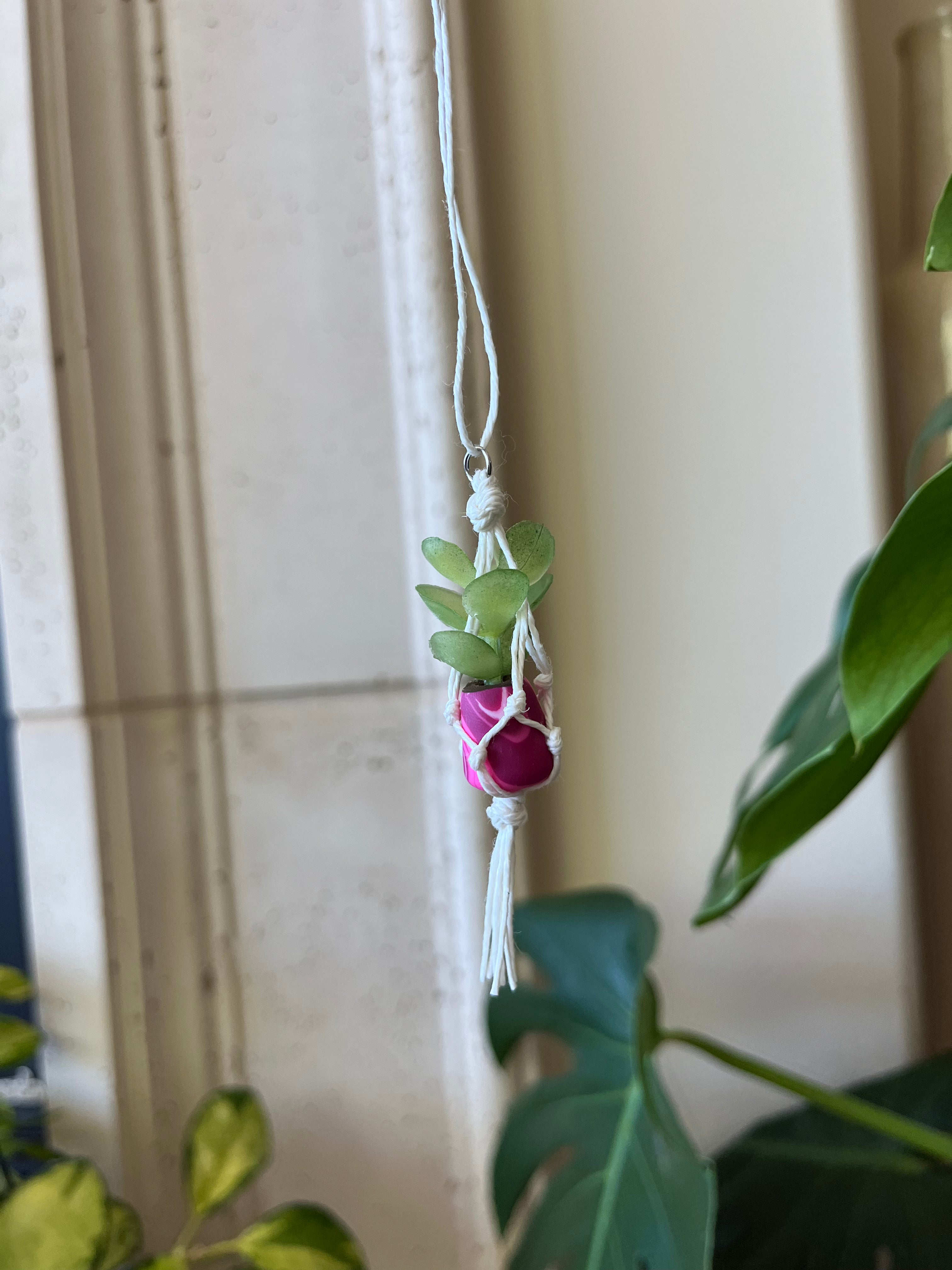 white string - mixed pot