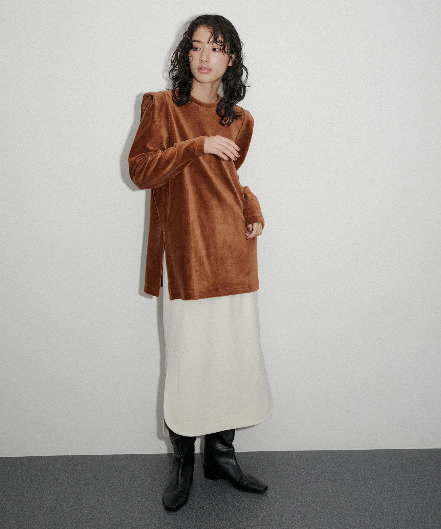 公式サイト限定】【PHENNY】Corduroy Like Pile Tucked Sleeve Tee