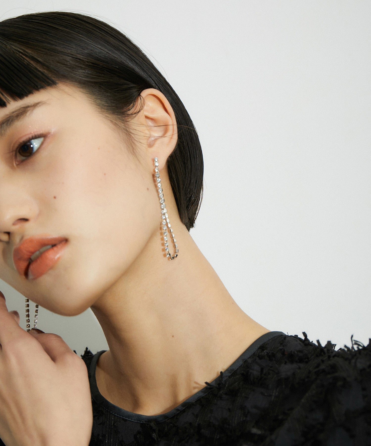 公式サイト限定】【Le Chic Radical】Crystal Drop Earrings ｜ ADAM 