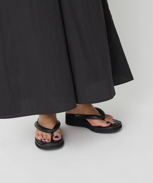 ADAM ET ROPÉ FEMME / 【AMOMENTO】PADDED STRAP FLIP FLOP (シューズ 