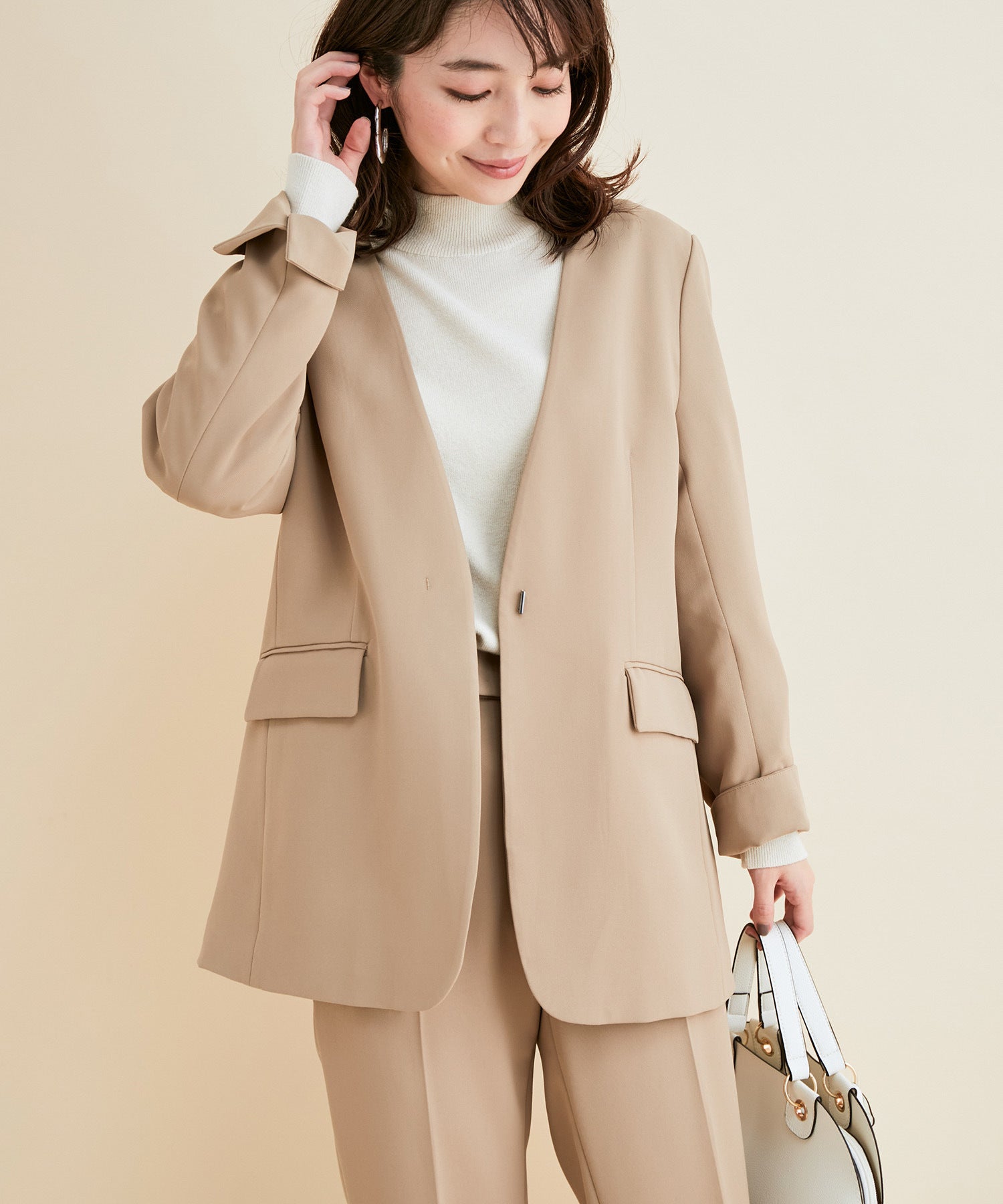 春新作の 在庫処分 フォーマルジャケット S 韓国 ベージュ 女性 シルエット 綺麗