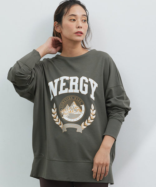 NERGY / NERGY UNIVERSITY プリント長袖Tシャツ (トップス / Tシャツ