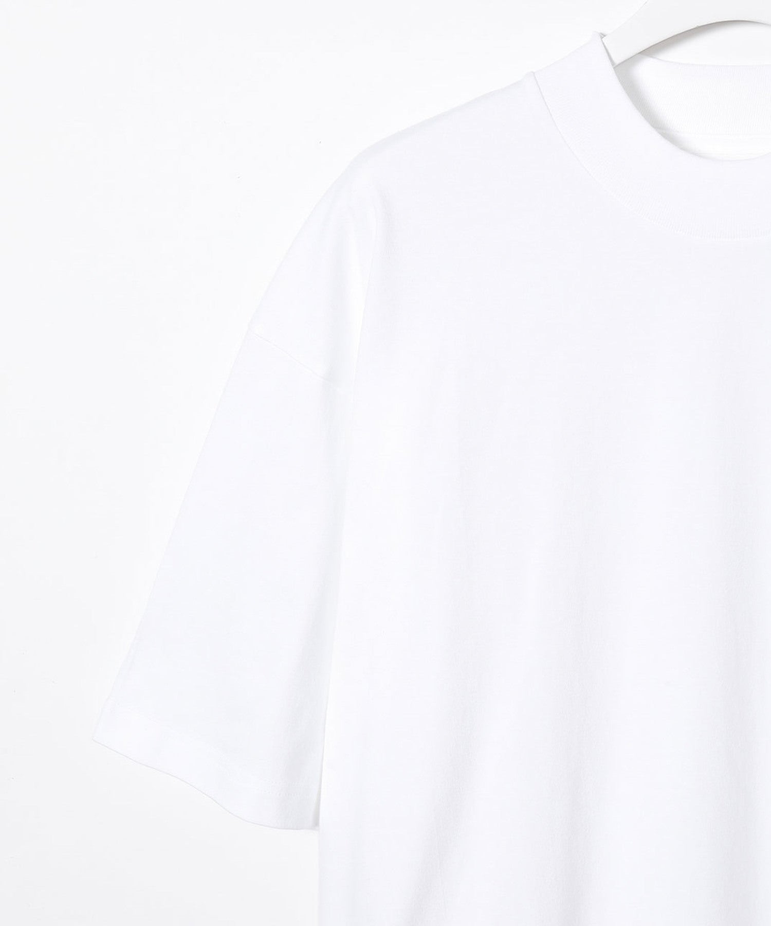 Hanes for BIOTOP】2P Mock-Neck T-Shirts/Unisex ｜ ADAM ET ROPE