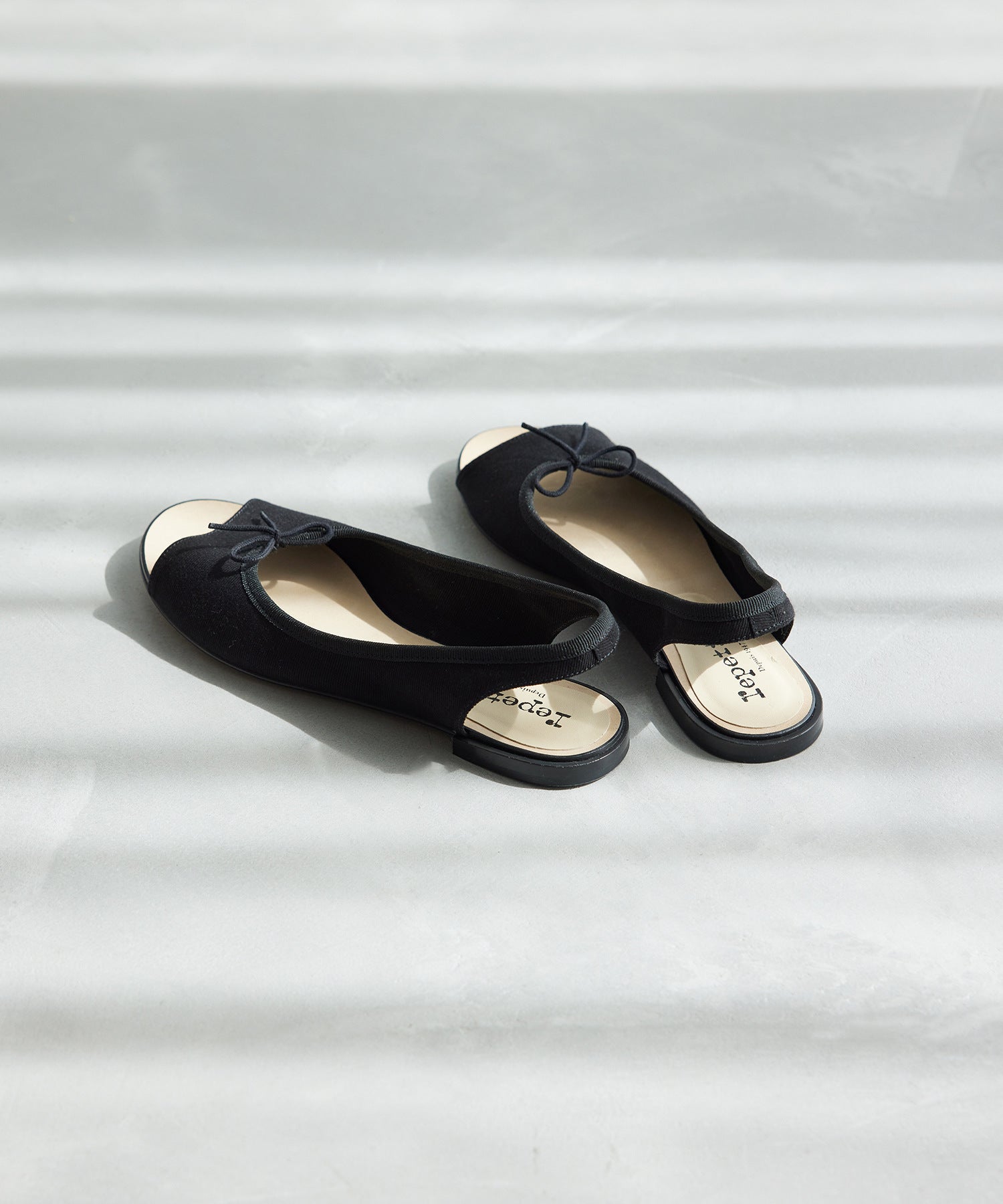 【Repetto et MADEMOISELLE】VOG オープントゥバレリーナ