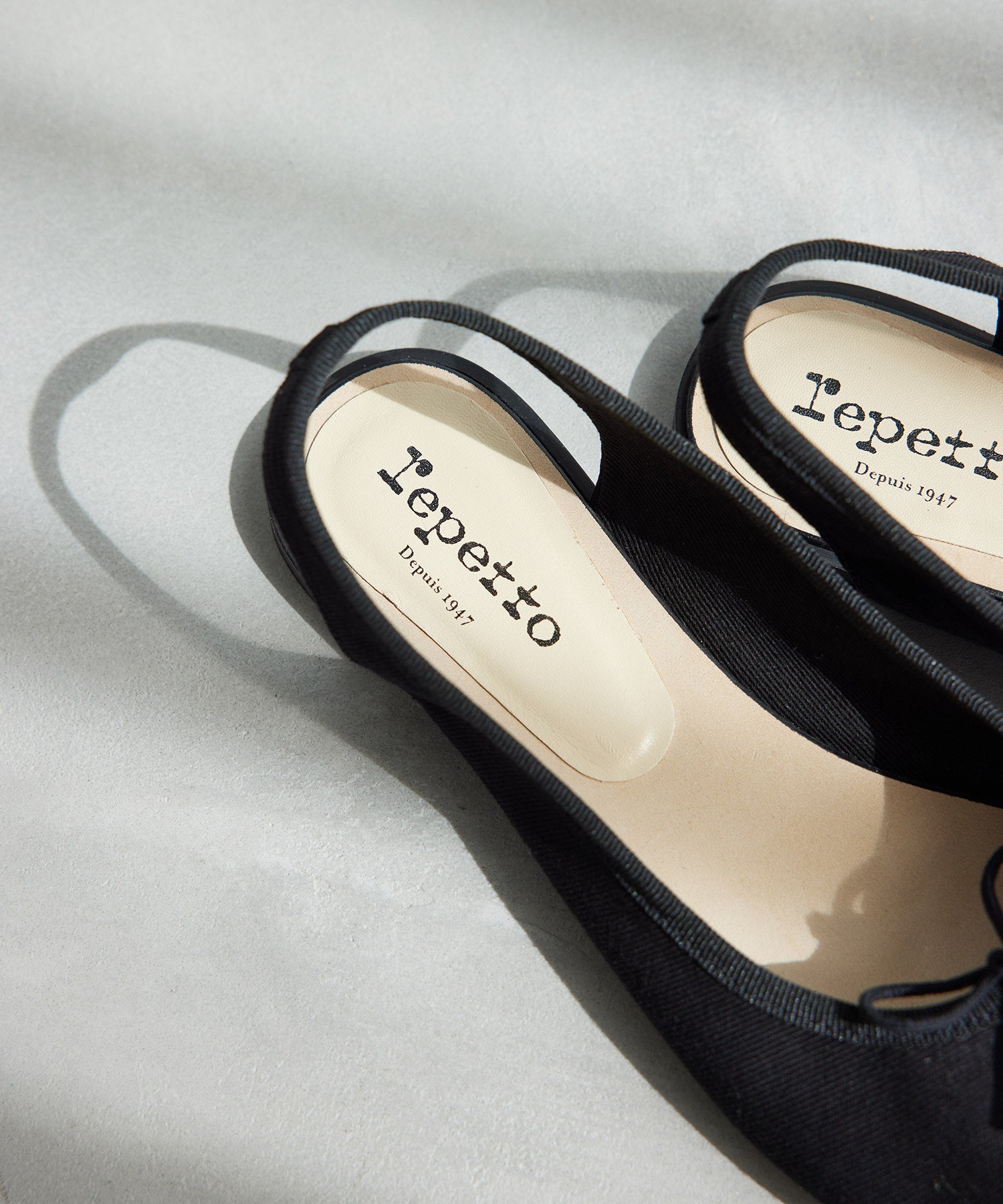 【Repetto et MADEMOISELLE】VOG オープントゥバレリーナ