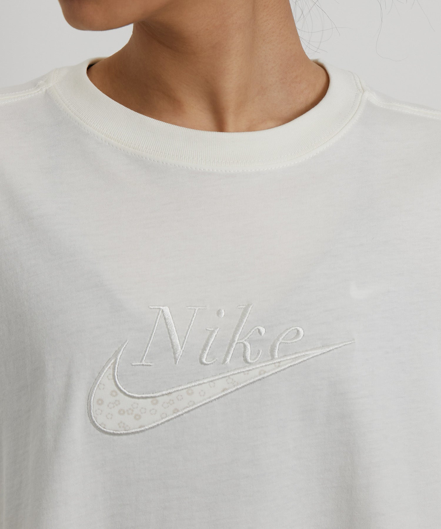 Nergy Nike ナイキ スポーツウェア ロングスリーブ Tシャツ ウィメンズ トップス Tシャツ カットソー 通販 J Adore Jun Online