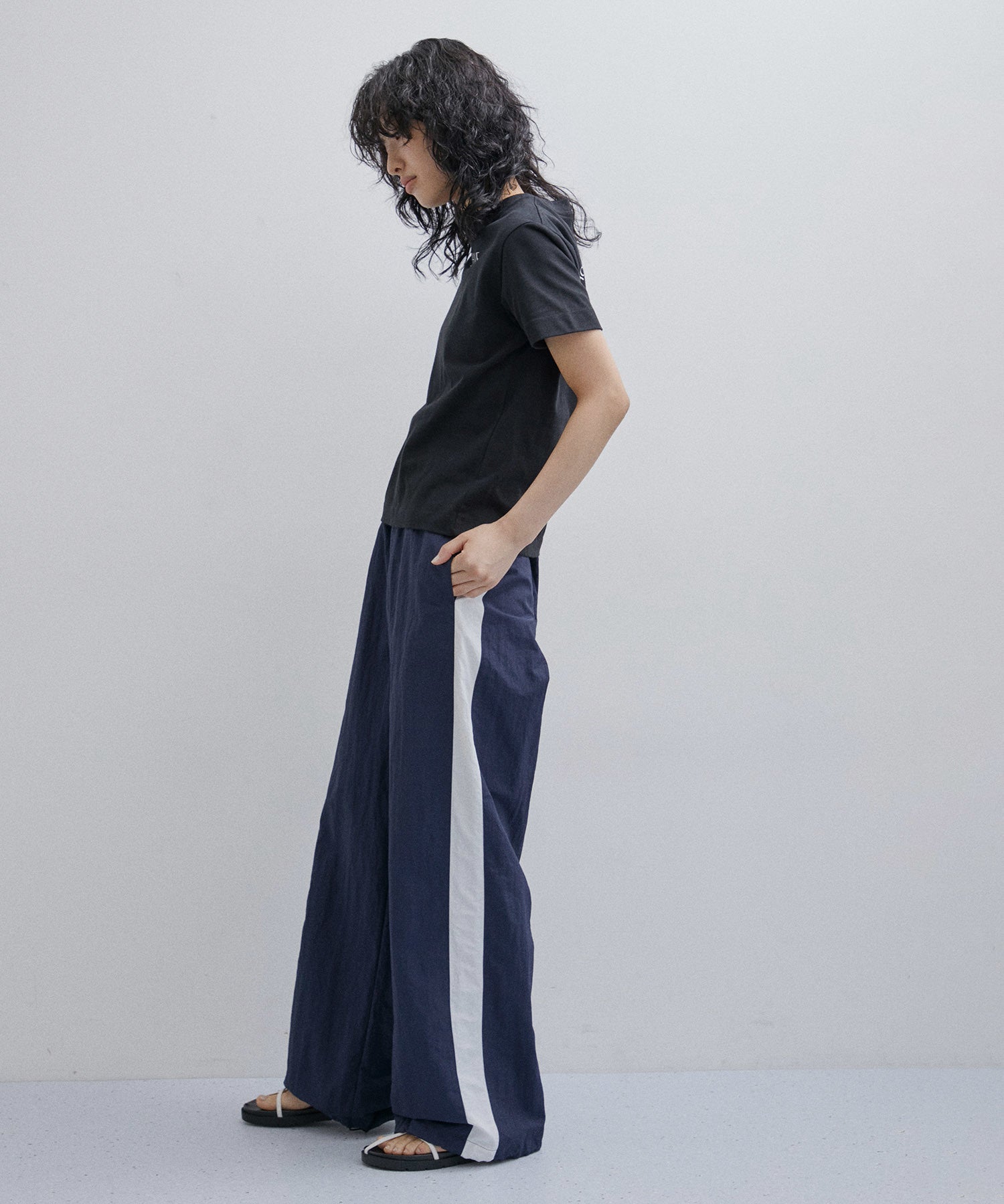 ADAM ET ROPE’BOTANICAL DYED  NYLON PANTS