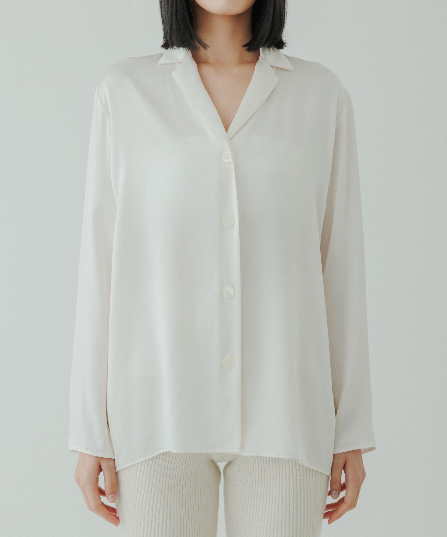 yo biotop  silk collar shirt シルク　サテン　シャツ迷いがあるので