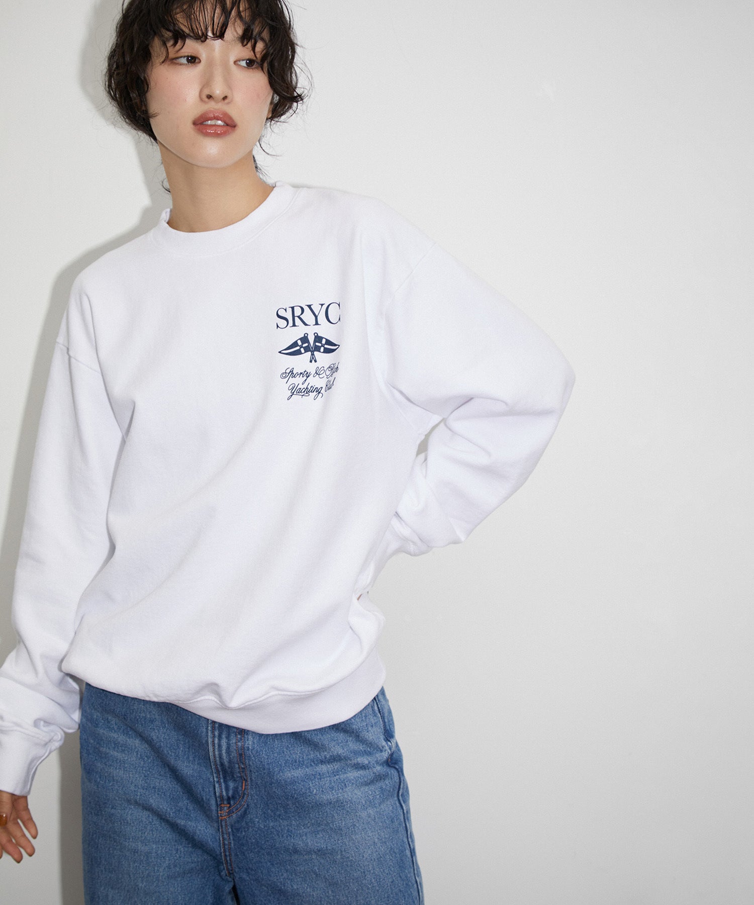 公式サイト限定】【SPORTY&RICH】YATCH CLUB CREWNECK ｜ ADAM ET ROPE