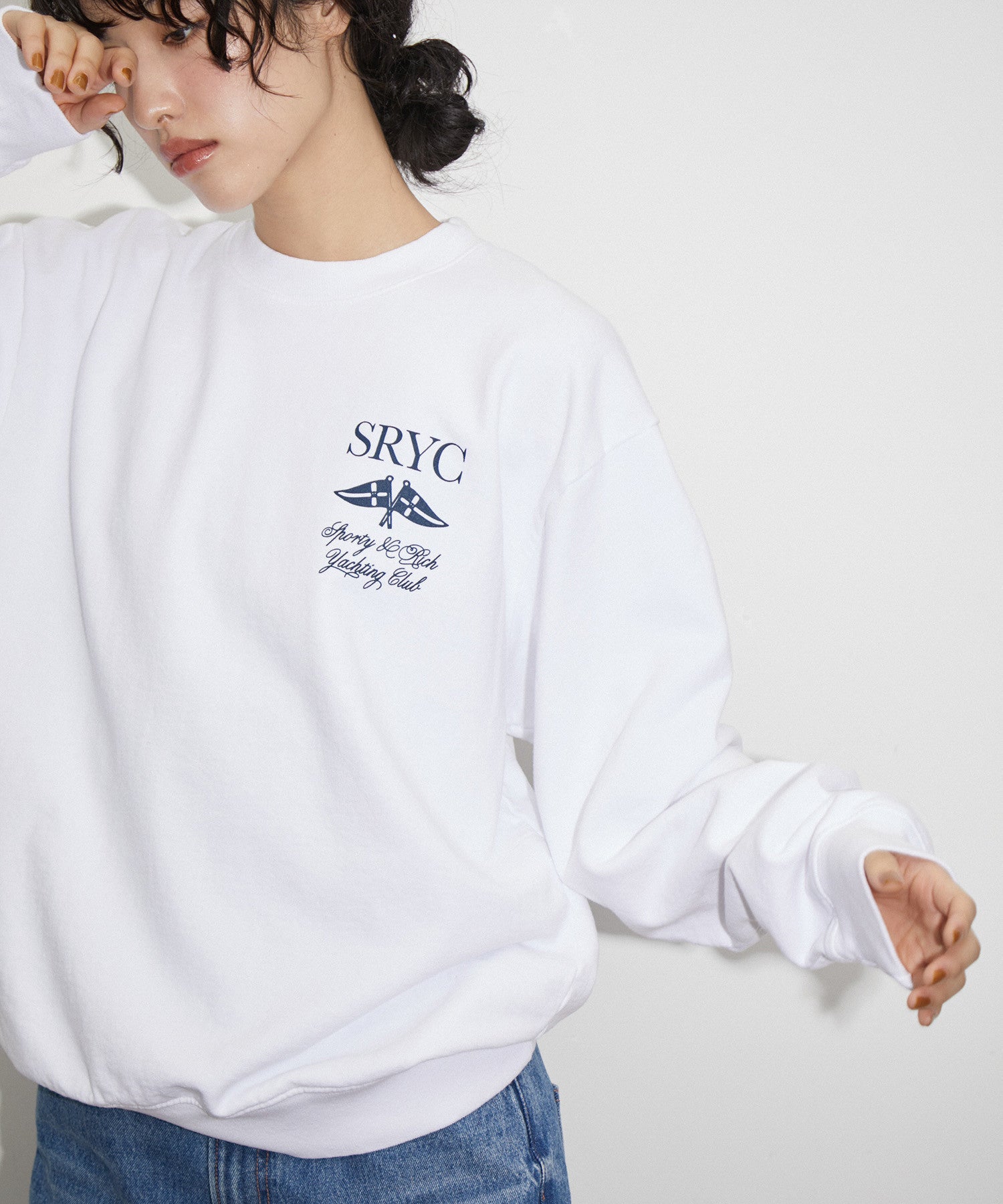 公式サイト限定】【SPORTY&RICH】YATCH CLUB CREWNECK ｜ ADAM ET ROPE