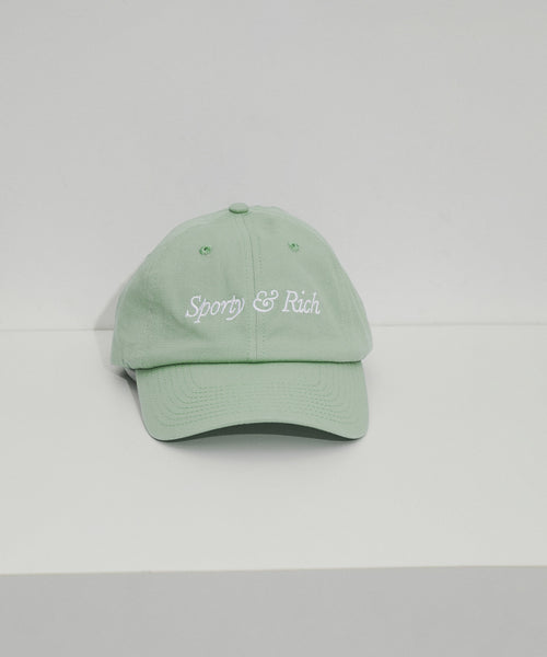 ADAM ET ROPÉ FEMME / 【SPORTY&RICH】ITALIC LOGO HAT (帽子