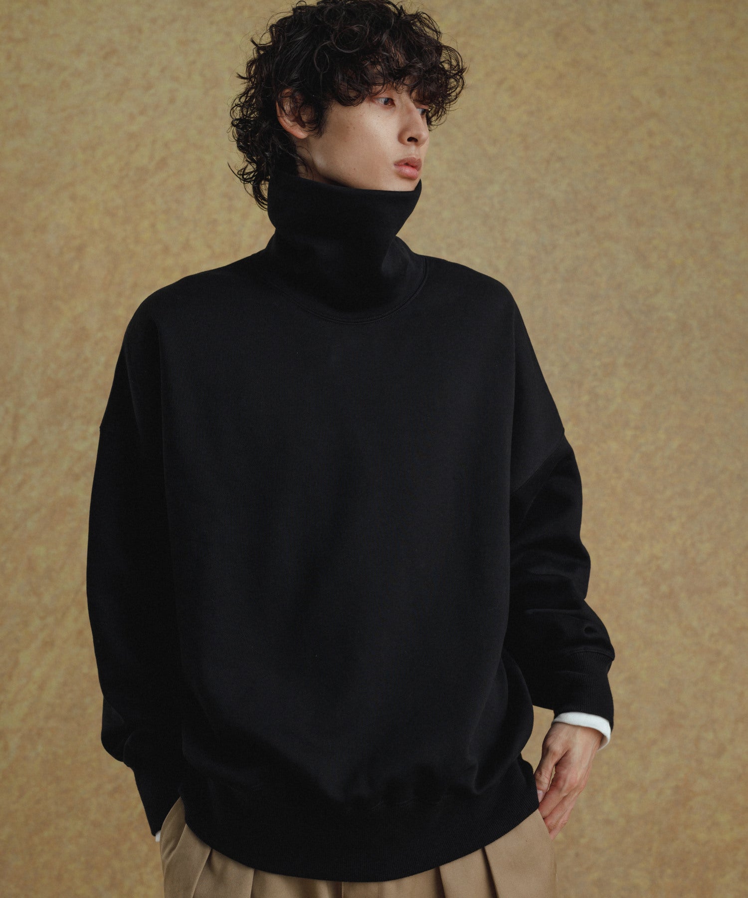 ADAM ET ROPE'【UMBRO】Collared Sweat 黒L