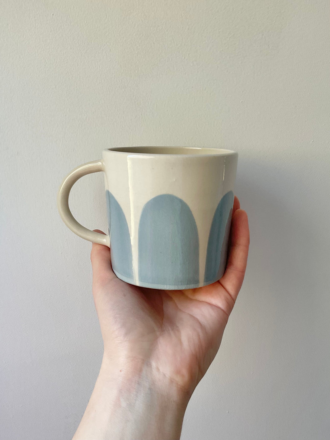 Denim blue scallops mug