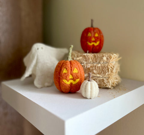 needle felted orange jack-o'lanterns with white needle felted pumpkin and ghost