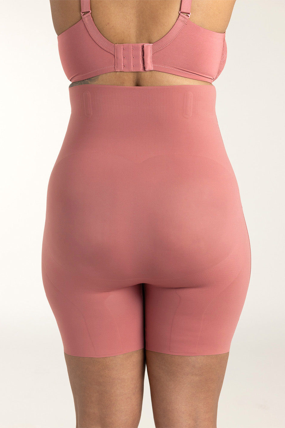 Understance Sculpt Ultra High-Rise Bike Shorts @Alicia wears M in Dark Rose - #color_dark-rose