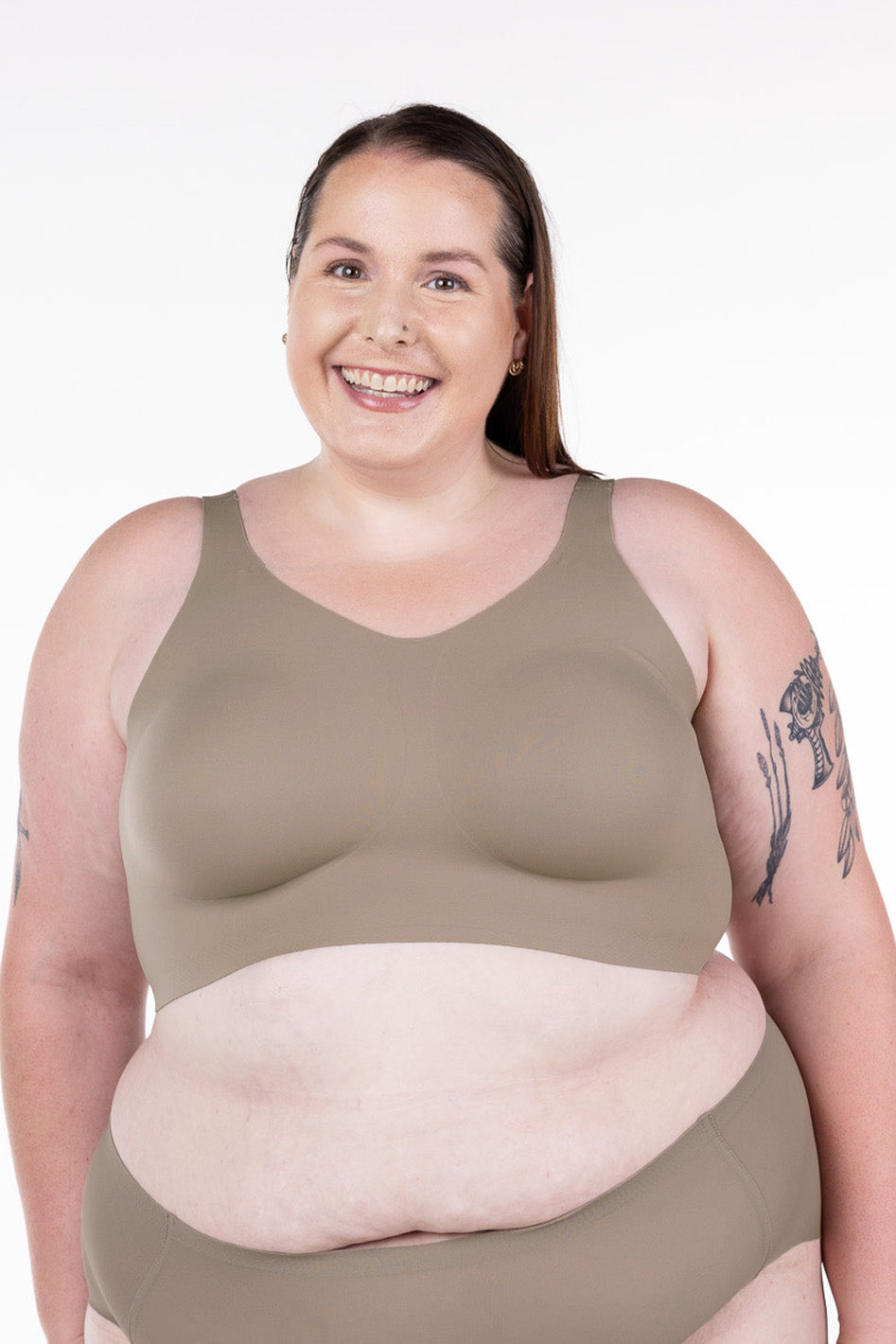 Understance Soft Sculpt Wireless Lift Back-Close Bra @Aimee wears Taupe Grey in 44D/DD - #color_taupe-grey