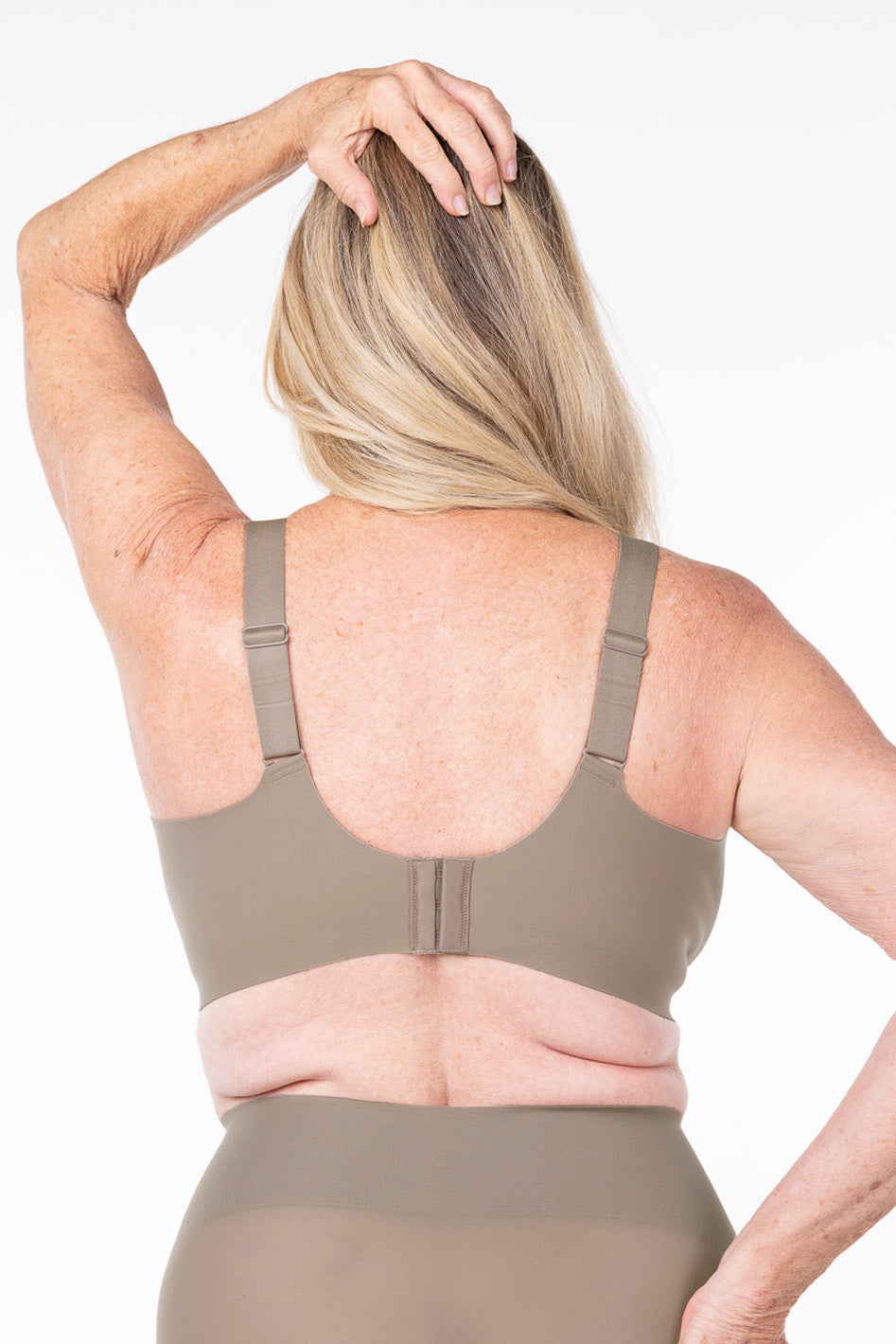 Understance Soft Sculpt Wireless Lift Back-Close Bra @Karen wears Taupe Grey in 36DDD/G - #color_taupe-grey