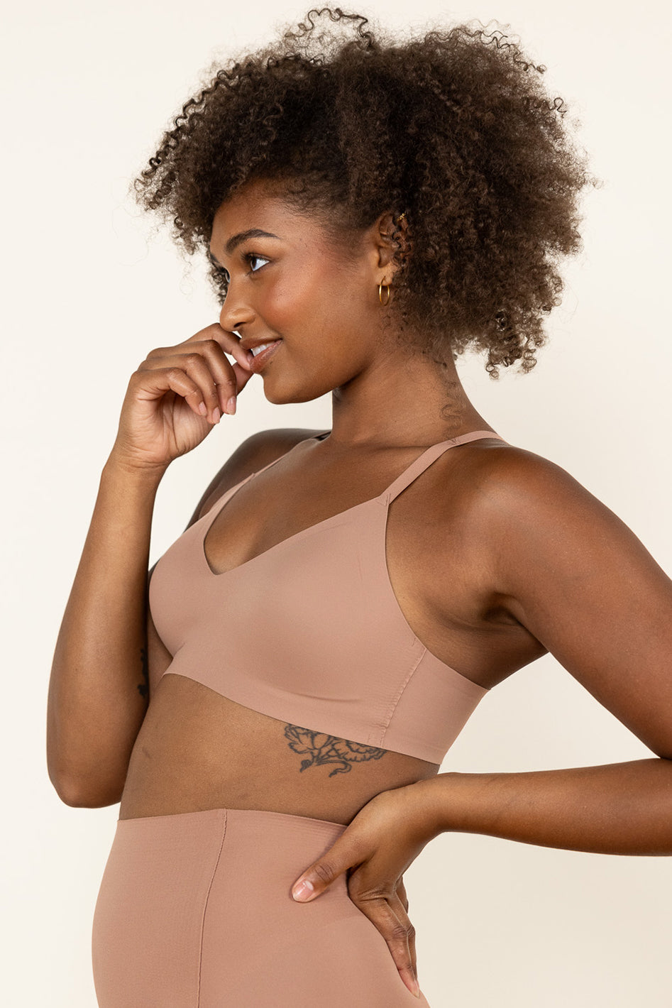 Understance Light 'n Free Wireless Racerback Pull-Over Bra @Khamisa wears Latte in 34A/B/C - #color_latte