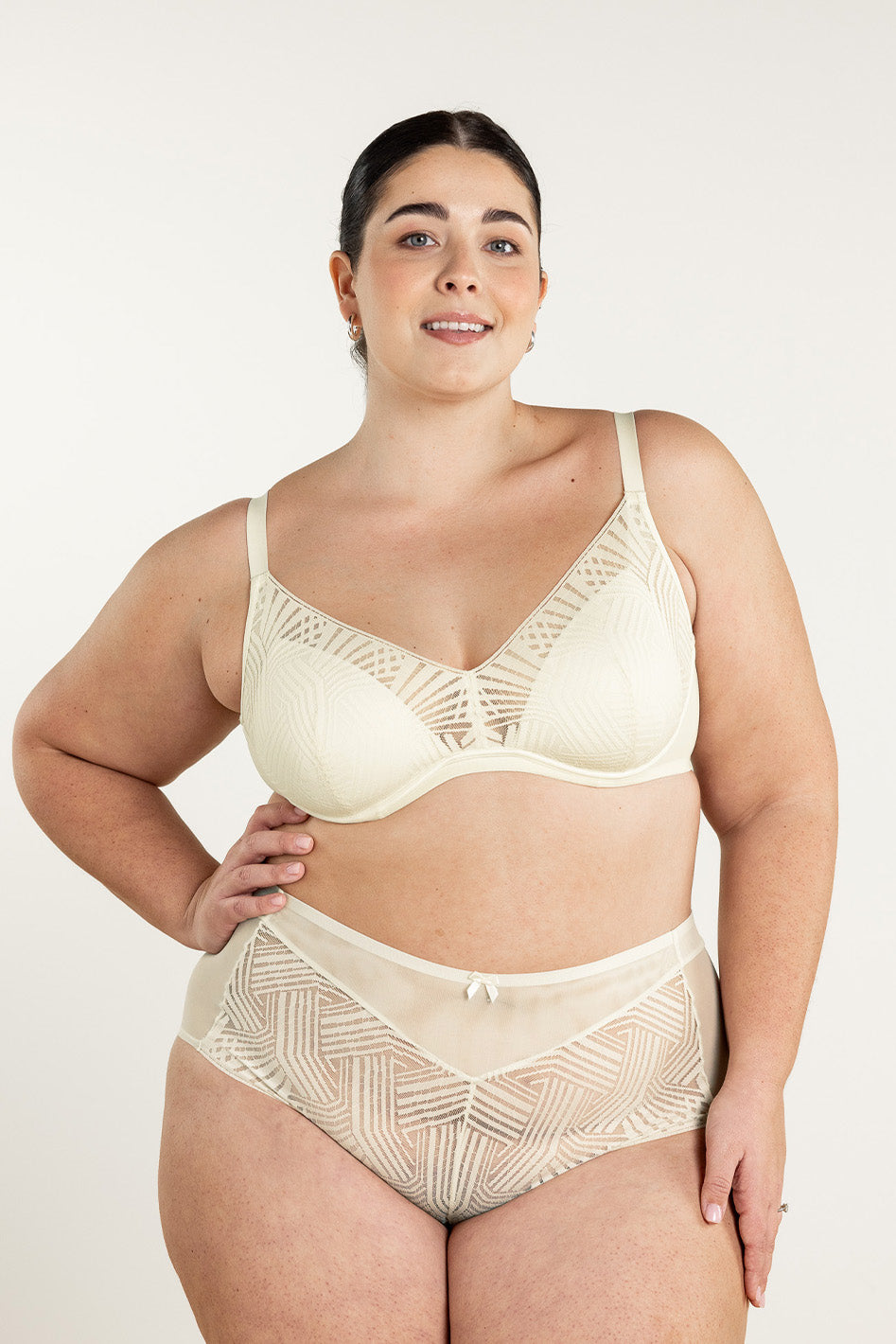 Understance Aubrey UniWire Lightly Padded Demi Bra @Kennedy wears Ivory in 40C - Underbust: 40", Leaning Bust: 46", Standing Bust: 45" #color_ivory
