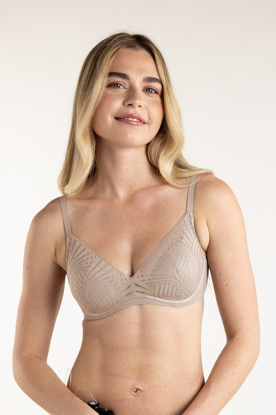 Understance Aubrey UniWire Lightly Padded Demi Bra @Chloe wears Light Taupe in 30C - Underbust: 29", Leaning Bust: 34", Standing Bust: 33.5" #color_light-taupe