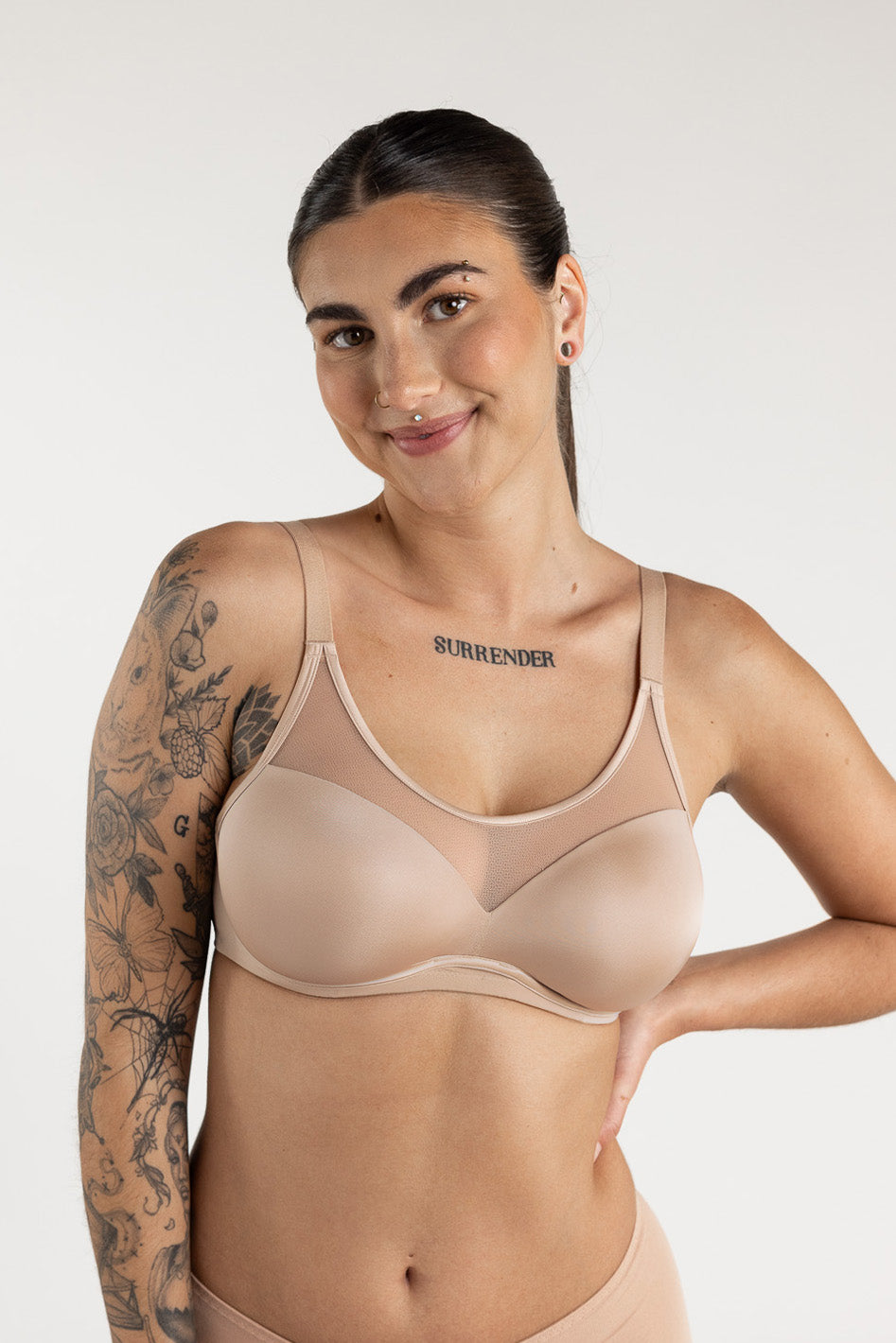 Understance Peek-Proof UniWire Contour Full Coverage Bra @Angela wears Caramel in 30DDD - Underbust: 28", Leaning Bust: 37", Standing Bust: 34" #color_caramel