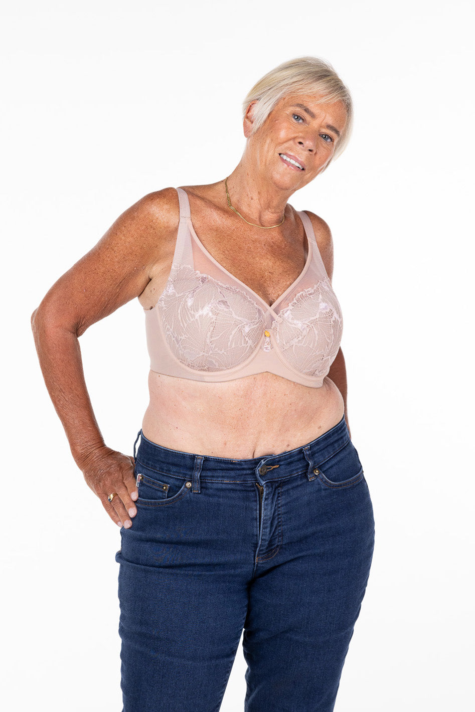 Understance Ivy Full Coverage Underwire Bra @Ruth wears Dusty Mauve in 38D-Underbust: 35", Leaning Bust: 40.5", Standing Bust: 40" #color_dusty-mauve