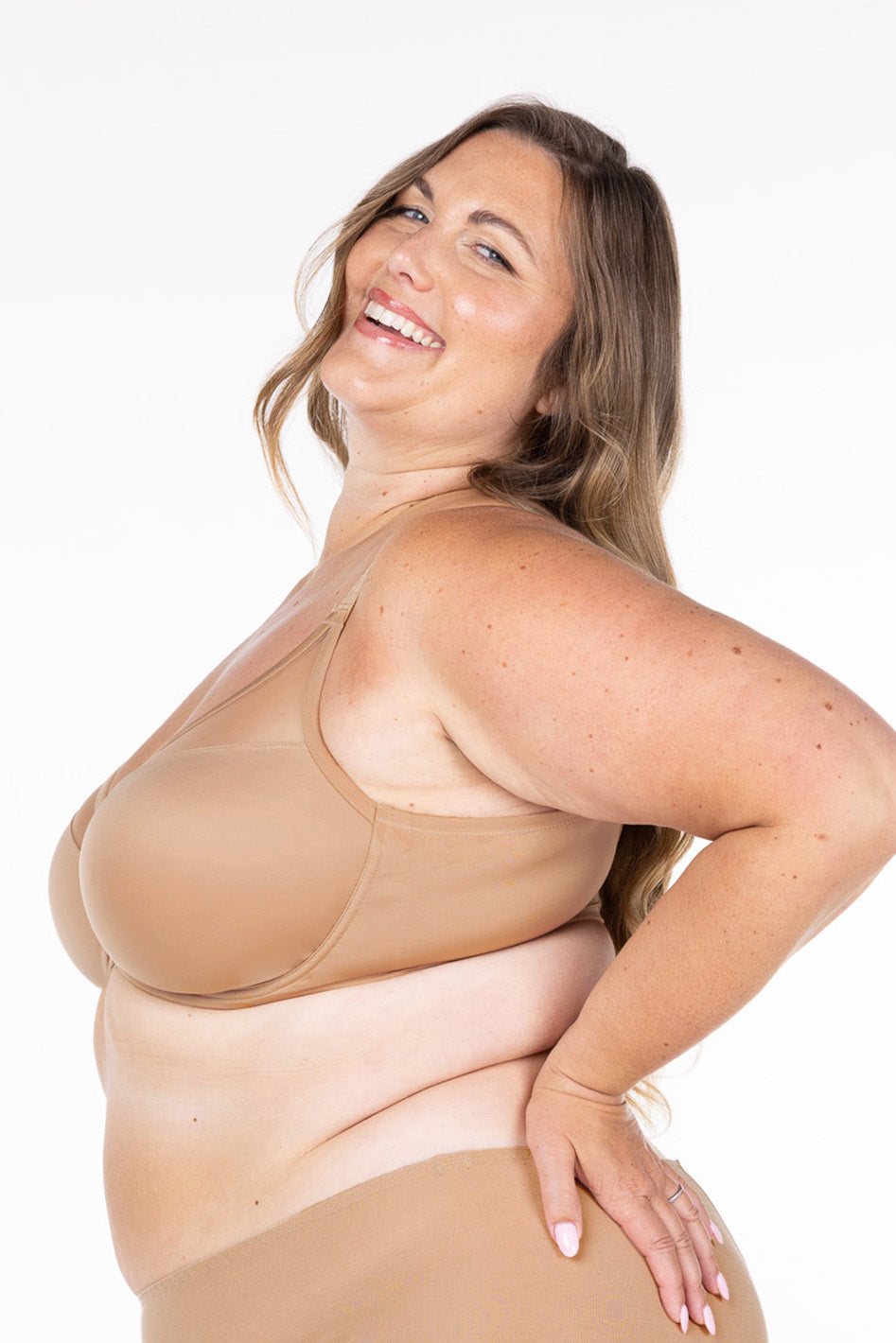 Spacer Air Shea FlexWire Molded Unlined Bra @Charlotte wears Cafe au Lait in 40H -Underbust: 40", Leaning Bust: 50", Standing Bust: 49"  #color_cafe-au-lait