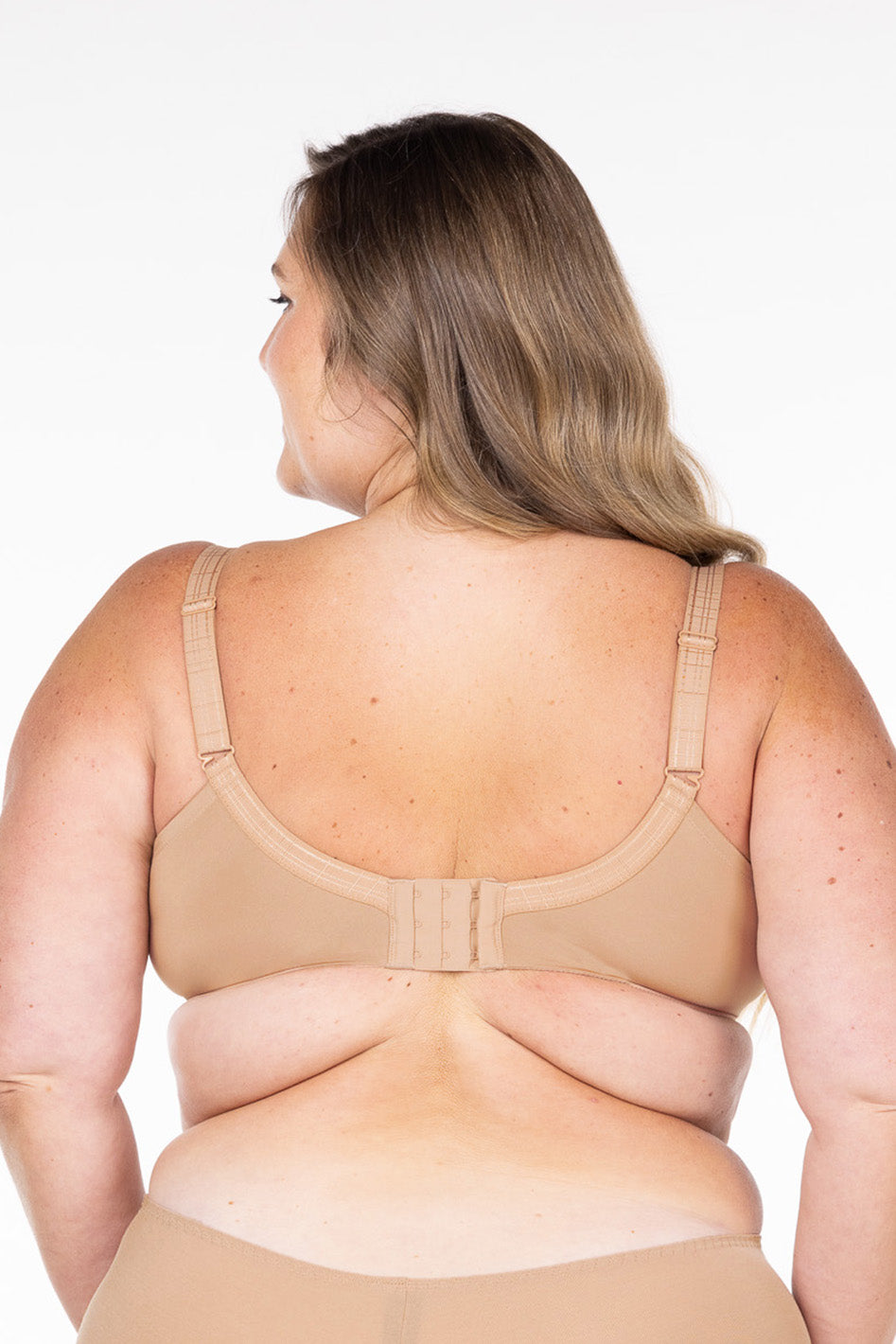 Spacer Air Shea FlexWire Molded Unlined Bra @Charlotte wears Cafe au Lait in 40H -Underbust: 40", Leaning Bust: 50", Standing Bust: 49"  #color_cafe-au-lait