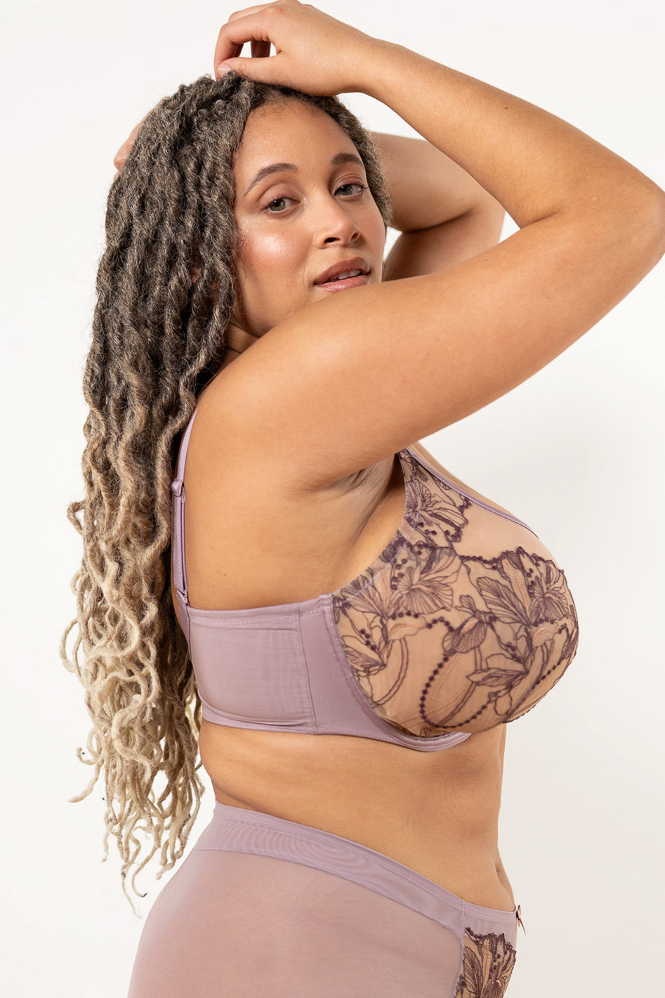 Understance Anya FlexWire Unpadded Full Coverage Bra @Tatiana wears Elderberry in 34K - Underbust: 33.5", Leaning Bust: 47", Standing Bust: 43" #color_elderberry