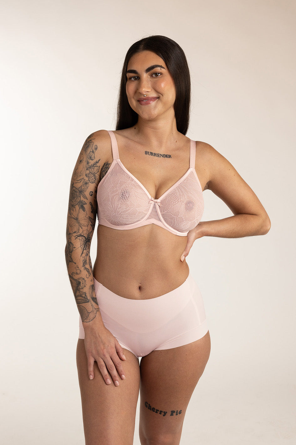 Understance Nora FlexWire Full Coverage Unpadded Lace Bra @Angela wears Powder Pink in 30DDD - Underbust: 28", Leaning Bust: 34", Standing Bust: 37" #color_powder-pink