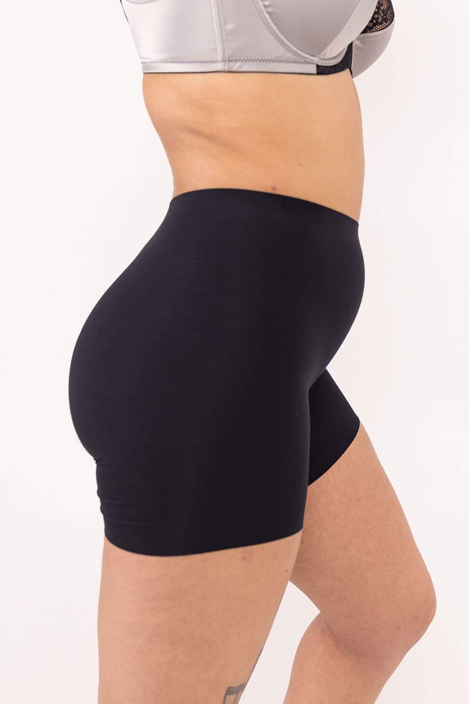 Understance Soft Contour High Rise Bike-Shorts @Alex wears Black in M- #color_black