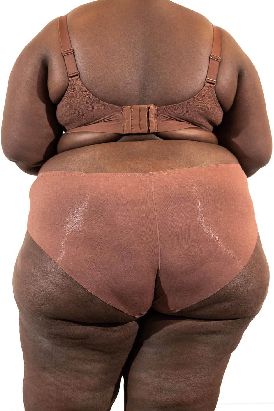 Understance Soft Touch Seamless Hipster @Lydia wears Mocha in XXXL/XXXXL- #color_mocha