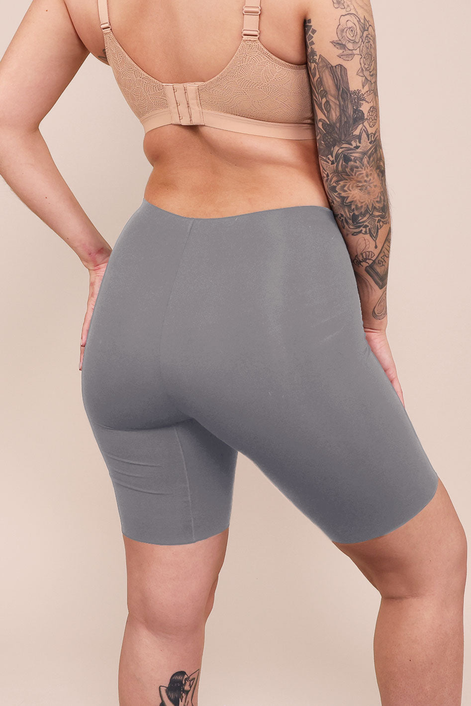 Understance Soft Contour High Rise Bike-Shorts 7" @Angela (5'3) wears Dove Grey in M- #color_dove-grey