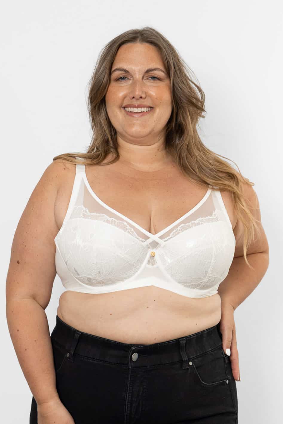 Understance Ivy Full Coverage Underwire Bra @Charlotte wears Cream in 42DD- #color_cream