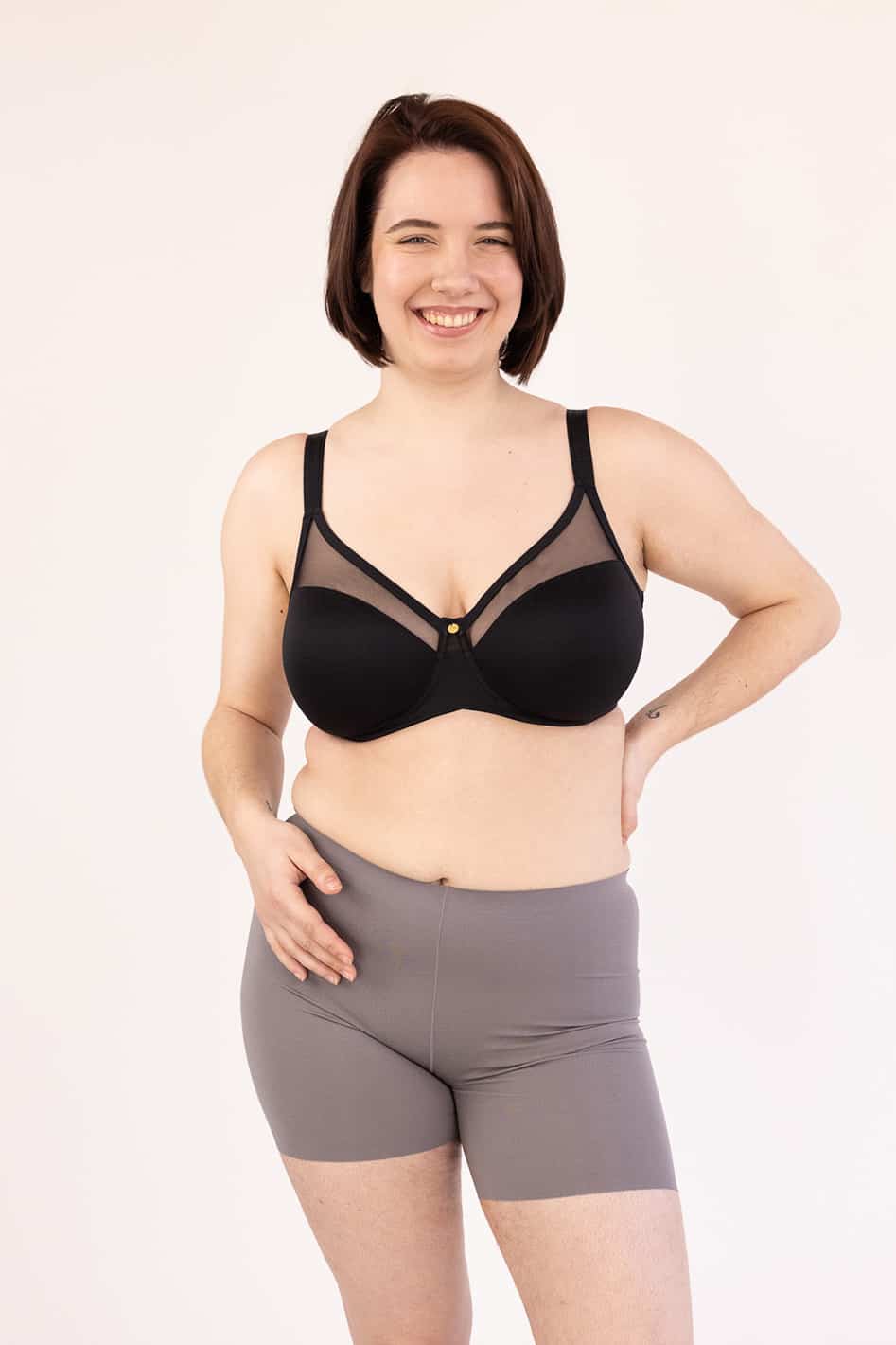 Spacer Air Shea FlexWire Molded Unlined Bra @Kennedy wears Black in 36H - #color_black