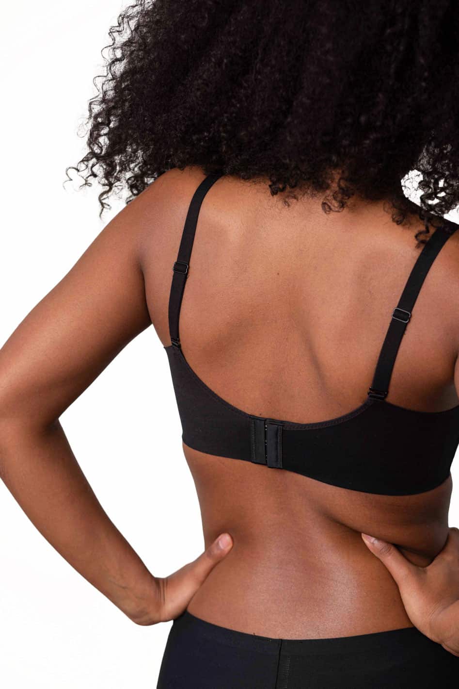 Understance Soft Embrace Wireless Contour Bra @Sofia wears Black in 34B- #color_black