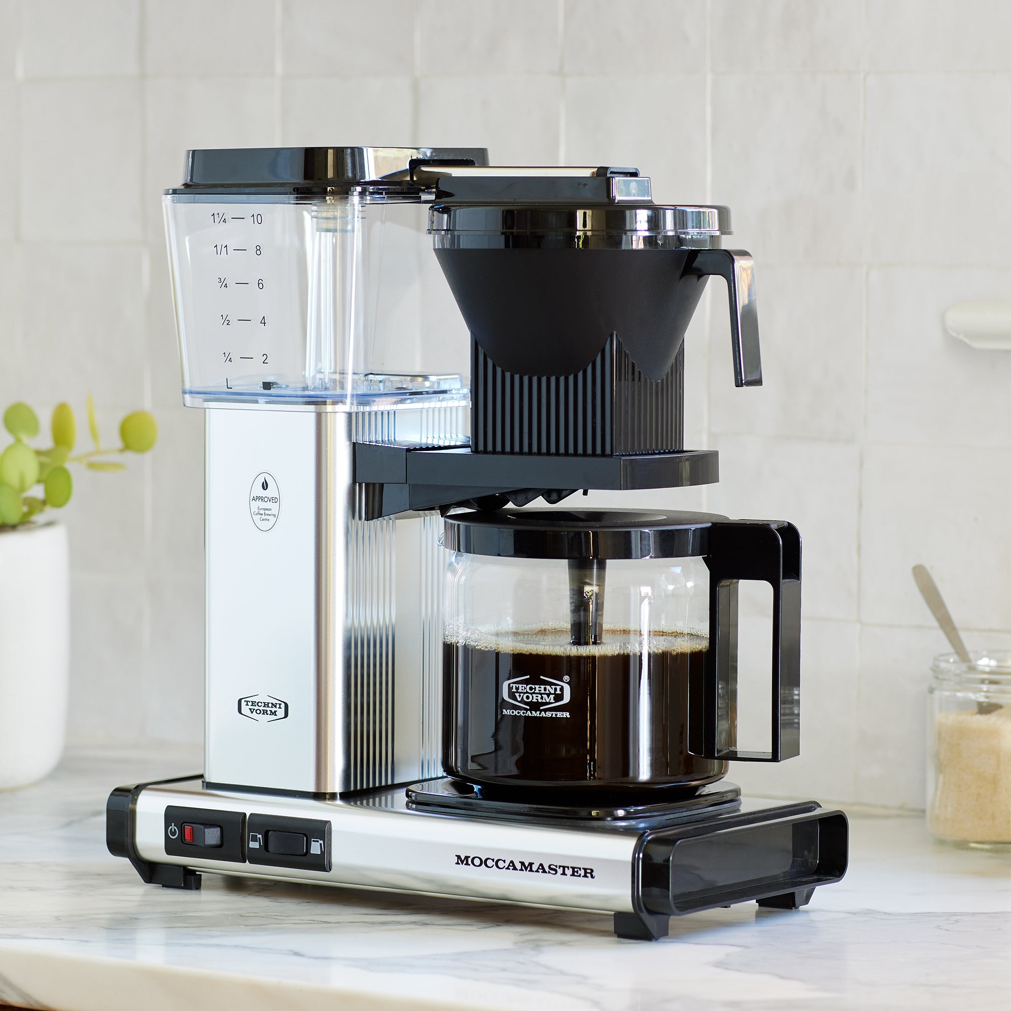 is meer dan Loodgieter Grit Glass Carafe Brewers: Quality Glass Carafe Coffee Maker | Moccamaster USA