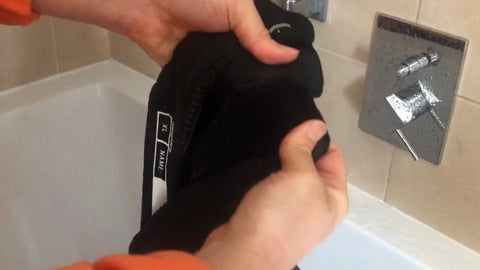 How to wash a wetsuit